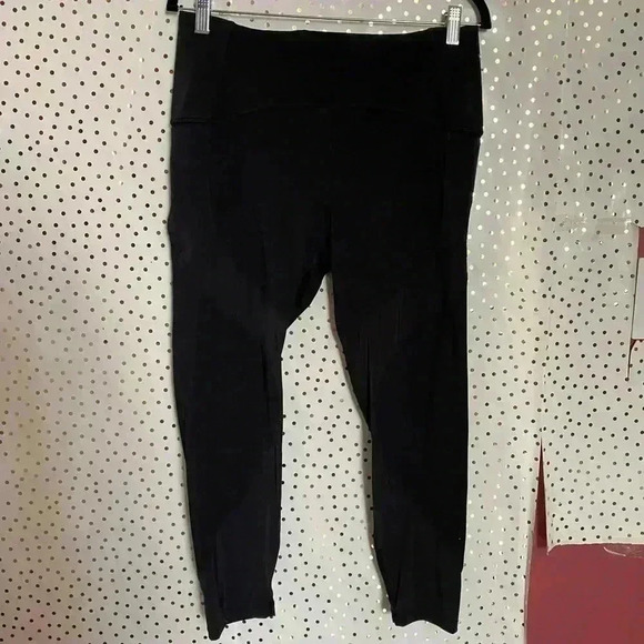 Lululemon Uncovered Strength HR Crop - Picture 2 of 11